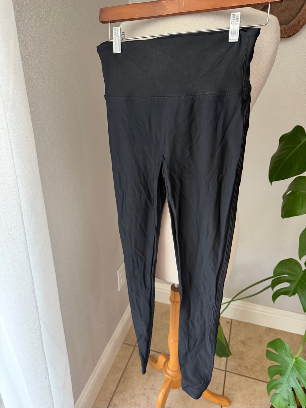 SPANX by Sara Blakely Black High-Waisted Leggings Size Medium